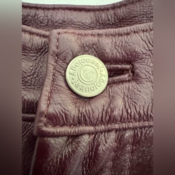 VTG Jeanology Newport News Deep Burgundy Plum Leather Jeans Size 4 - Picture 9 of 15